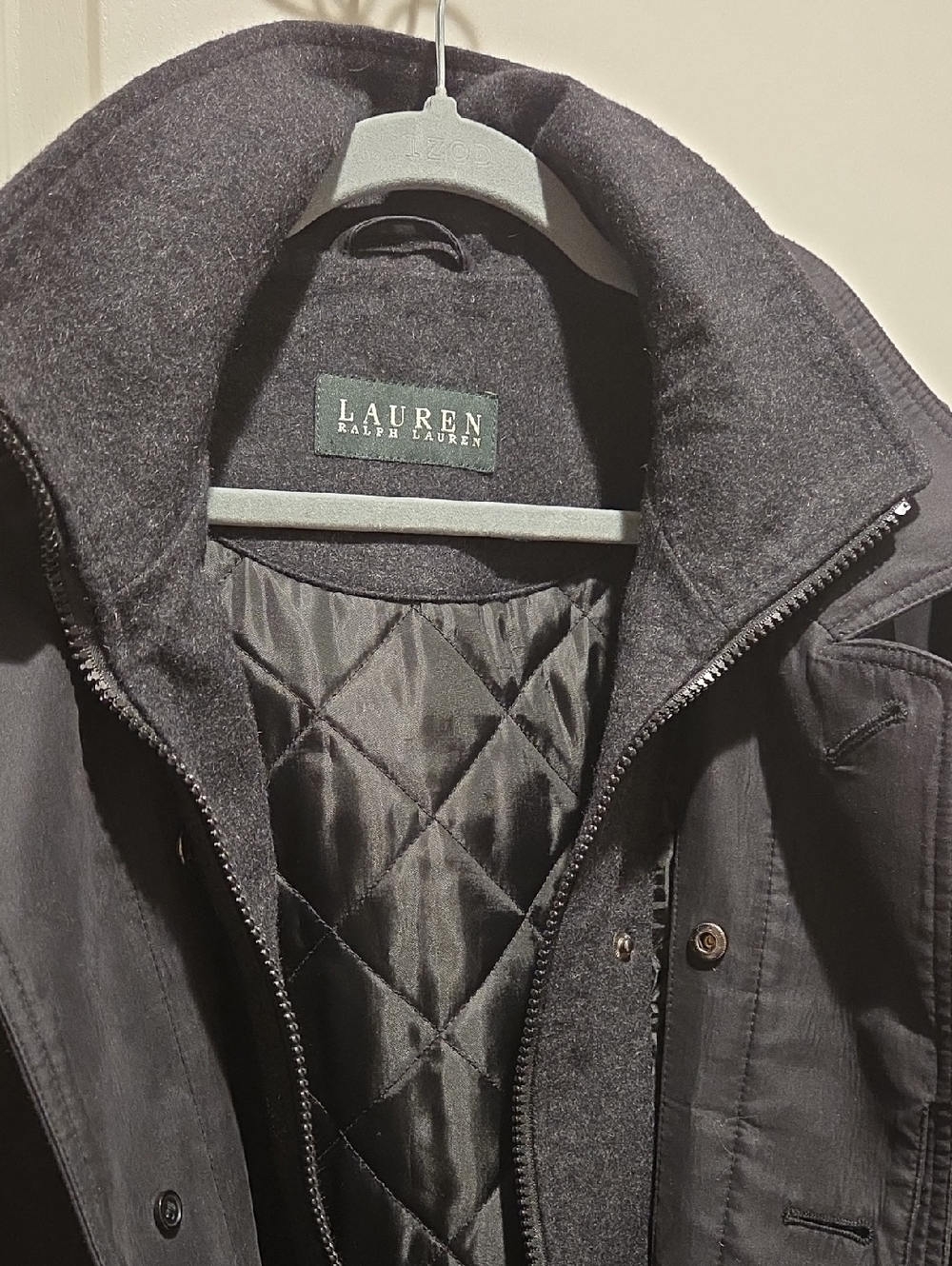 Lauren Ralph Lauren Men’s Black Quilted Puffer Jacket. Small Flaw- See Photos